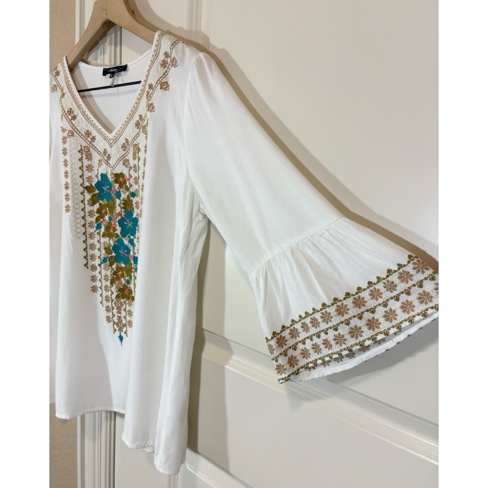Embroidered Floral Womens Boho Top Bell Sleeves - Picture 4 of 9